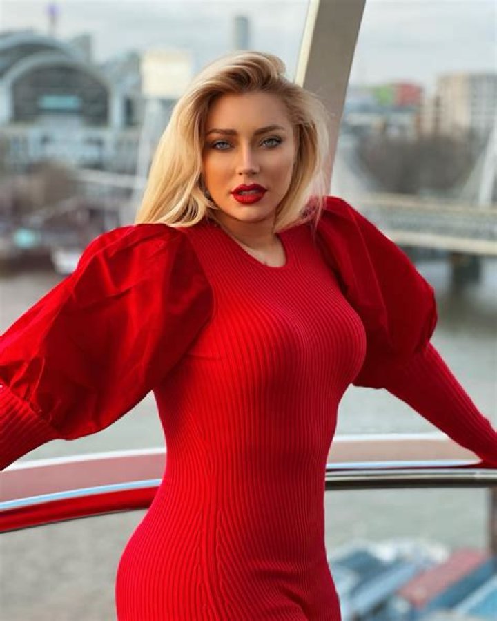 
Oxana Chic Height, Weight, Net Worth, Age, Birthday, Wikipedia, Who, Nationality, Biography 