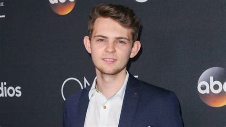 Robbie Kay - Age, Family, Bio