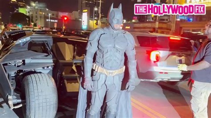 Russell Brand dresses up as Batman, makes homoerotic jokes about Robin