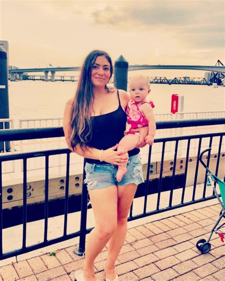 Sabrina Burkholder - Age, Family, Bio