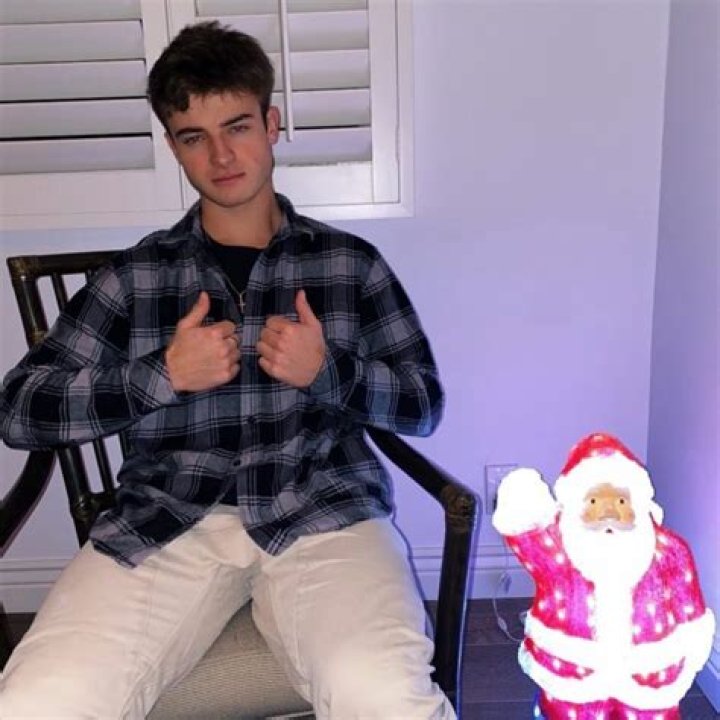 Santana Red Height, Weight, Net Worth, Age, Birthday, Wikipedia, Who, Nationality, Biography