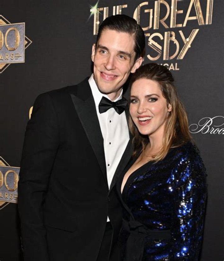 Sara Chase - Trivia, Family, Bio