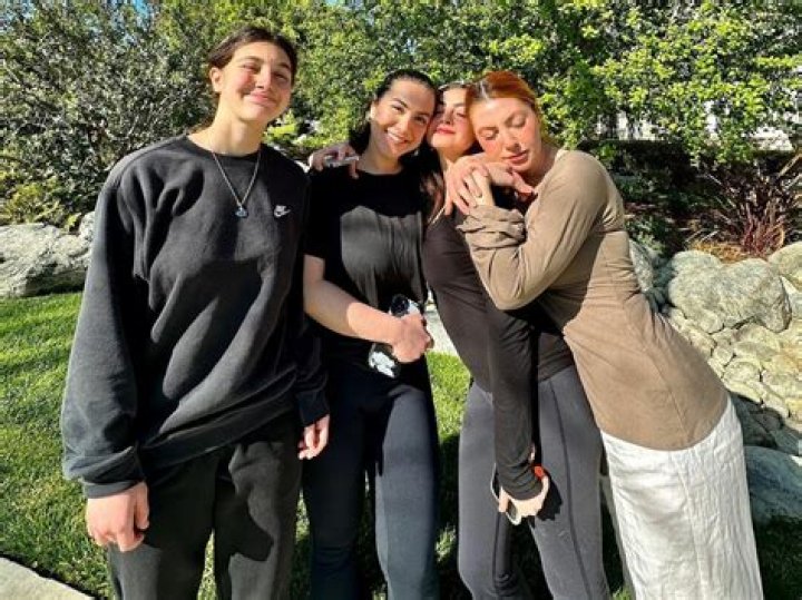 Sara Hesri - Age, Family, Bio