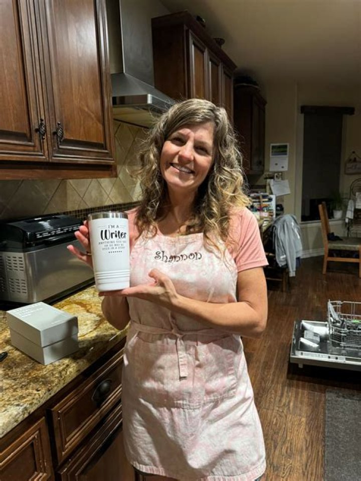 Shannon Cochran Bio (Wiki) 