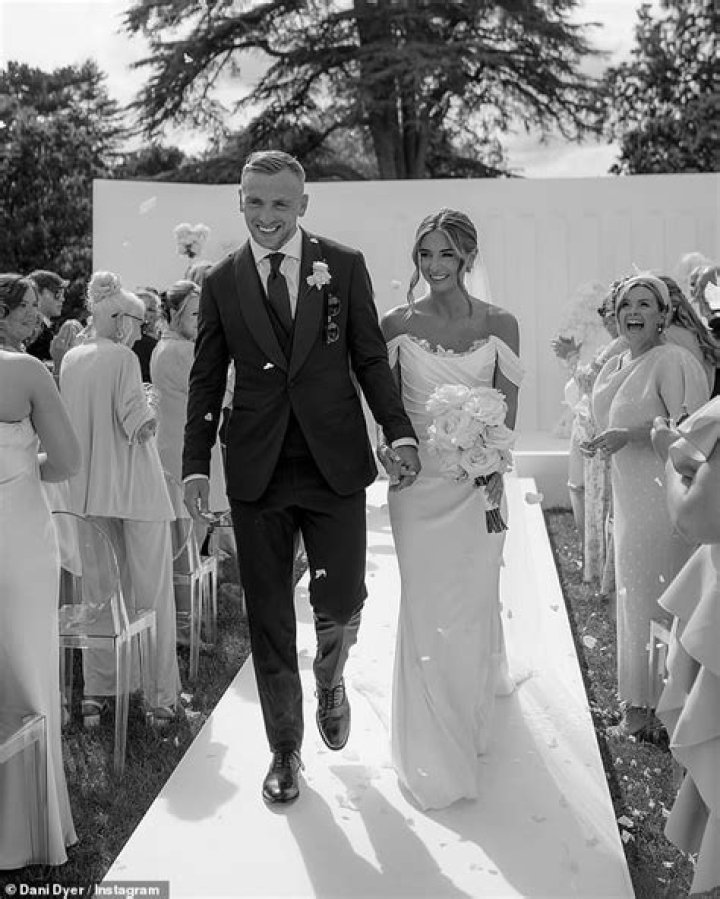 The 2016 Love Island's runner up, Alex Bowen and Olivia Buckland married in 2018!