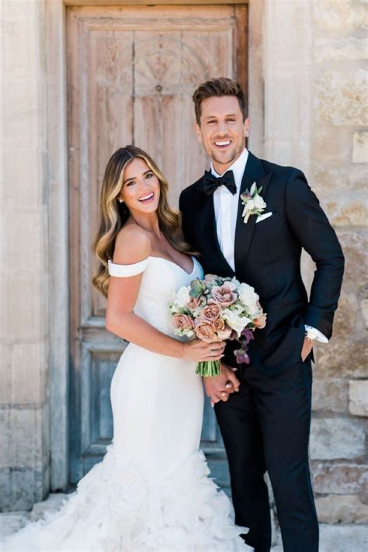‘The Bachelorette’ couple JoJo Fletcher and Jordan Rodgers finally married after 6 years of dating and 2 postponed nuptials