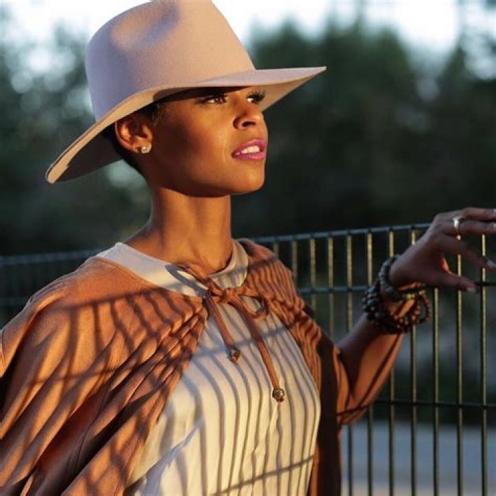 Things To Know About Erica Peeples