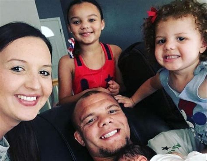 UFC: Meet Anthony Smith Wife Mikhala Renee Newman Kids And Married Life