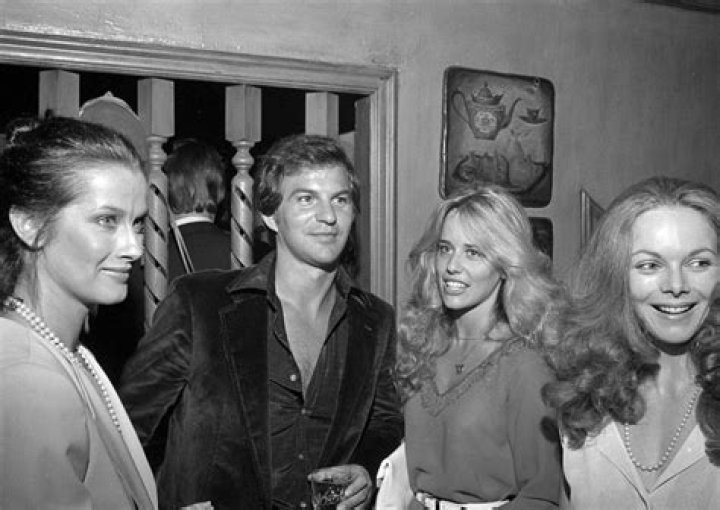 Veronica Hamel - Age, Family, Bio