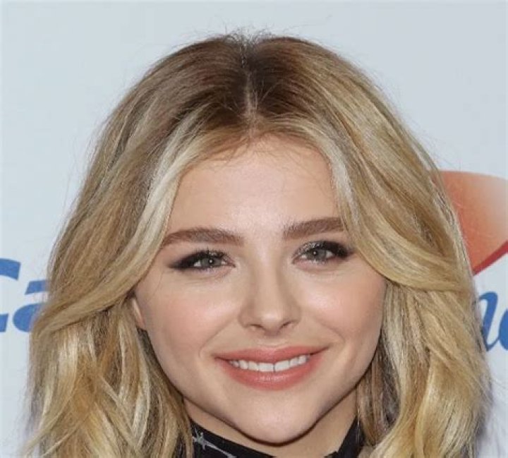 What Happened To Chloë Grace Moretz Teeth – Has She Used Braces And Whitened Them?