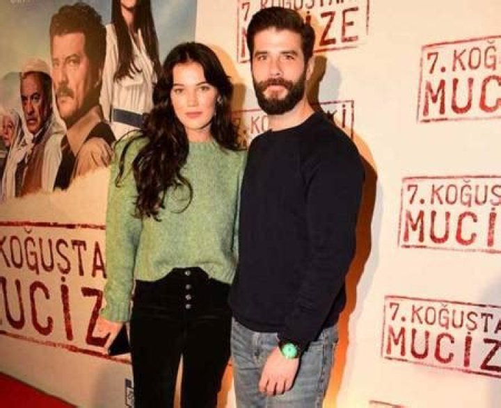Who is The Famous Turkish Actress, Pinar Deniz Dating? Know About Her Relationship And Her Net Worth