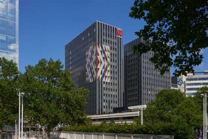 Who owns Crystal Palace?