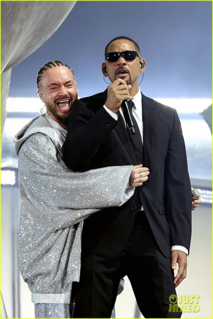“Will Smith made a surprise appearance during J. Balvin’s Coachella set” links
