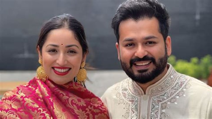 Yami Hooks - Trivia, Family, Bio