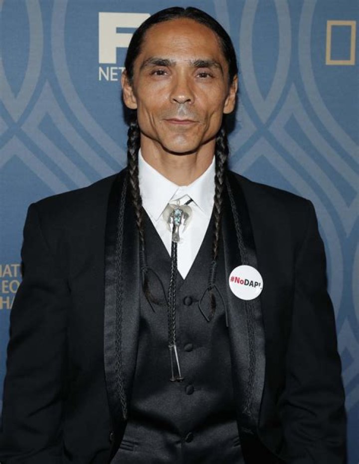 Zahn McClarnon’s Wiki – Injury, Height, Family. Is he married?