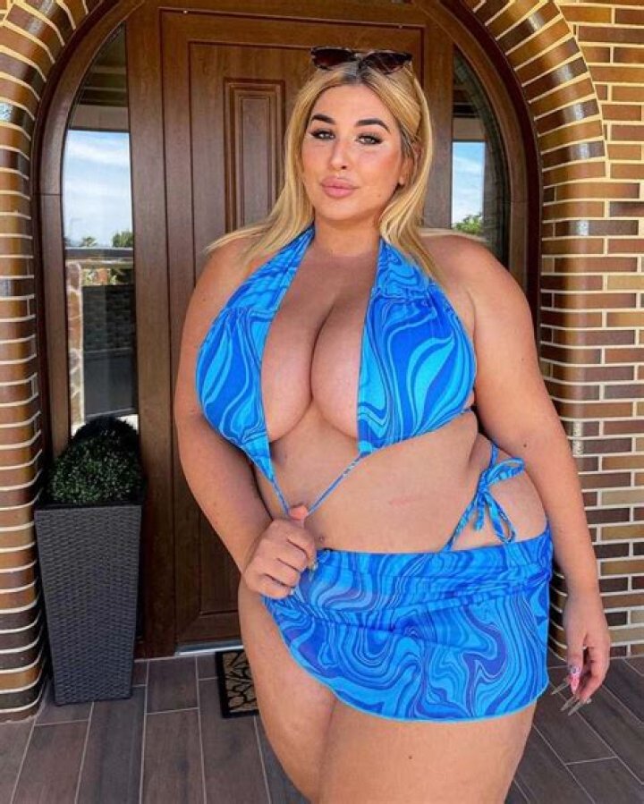 
Zaide Lozano Height, Weight, Net Worth, Age, Birthday, Wikipedia, Who, Nationality, Biography 