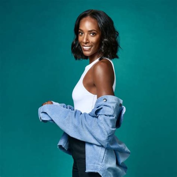 Zainab Johnson Height - CelebsHeight.org