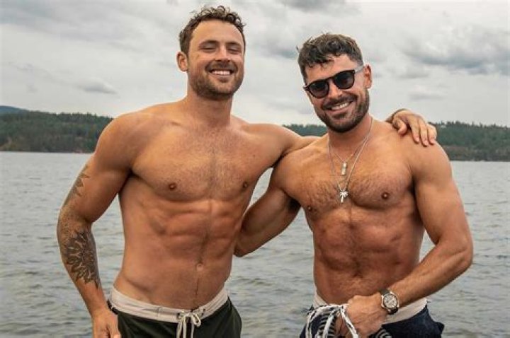 Zak Travess - Age, Family, Bio